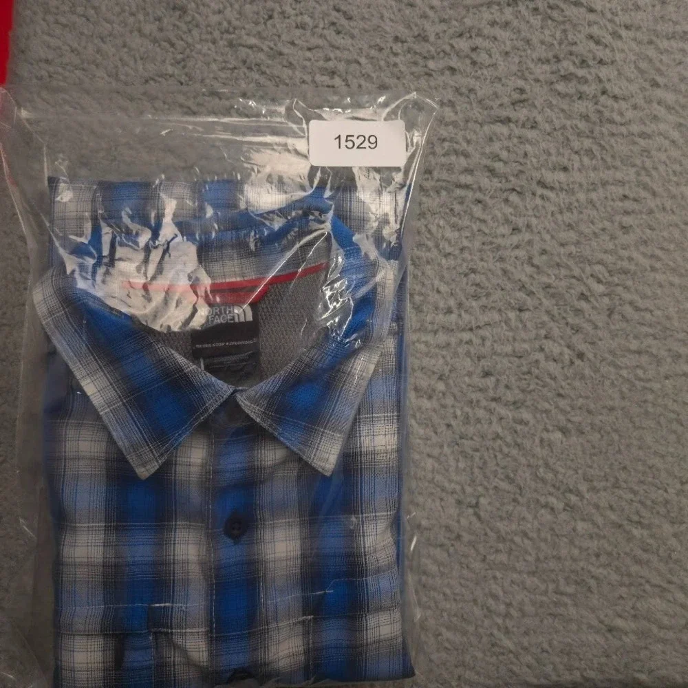 The North Face Performance Shirt Mens Small Blue Gray Plaid Short Sleeve Hiking